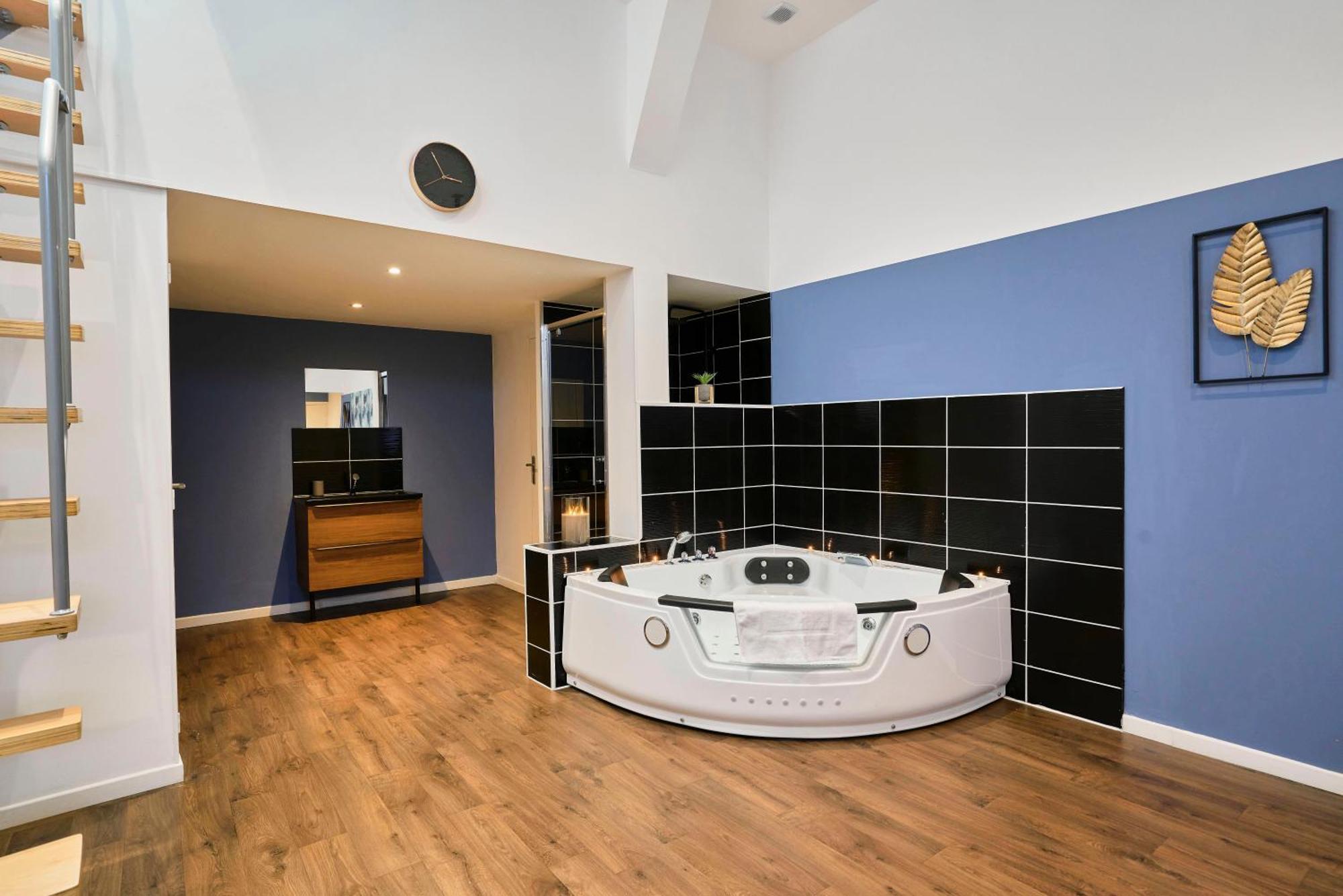 Appartement Ng Suitehome - Lille L L Mairie - Gare L Nain - Grand - Balneo - Netflix - Wifi