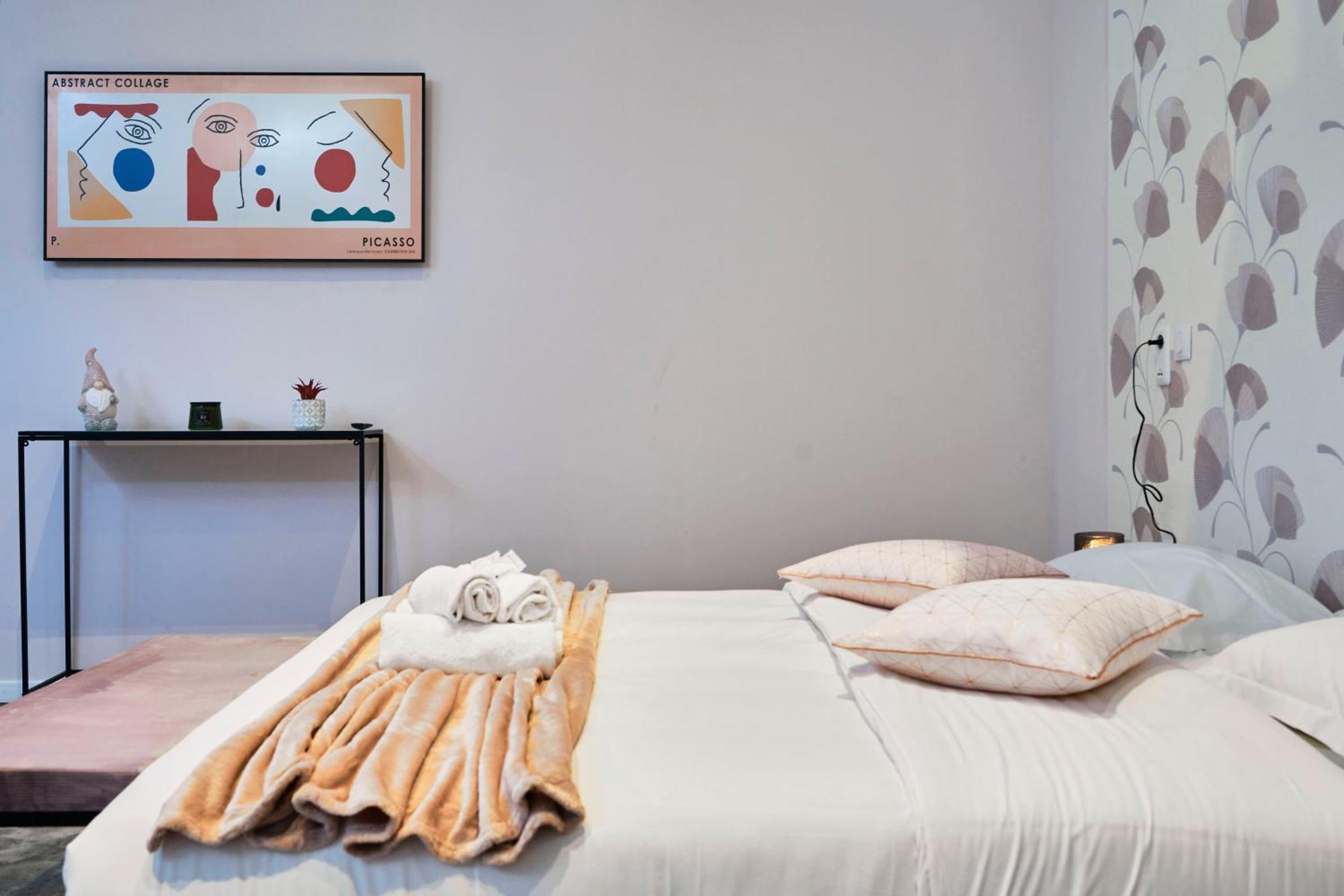 Ng Suitehome - Lille L L Mairie - Gare L Nain - Grand - Balneo - Netflix - Wifi Appartement *
