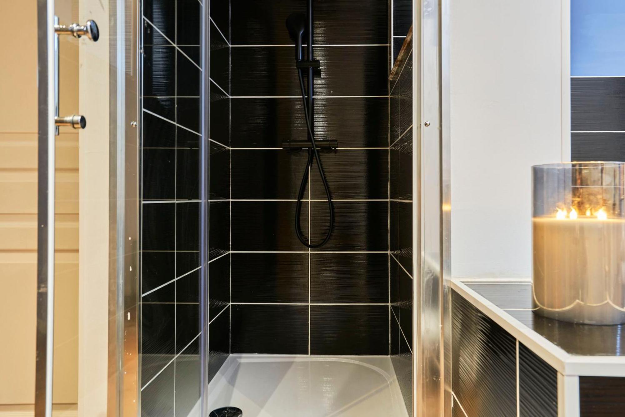Ng Suitehome - Lille L L Mairie - Gare L Nain - Grand - Balneo - Netflix - Wifi * Roubaix
